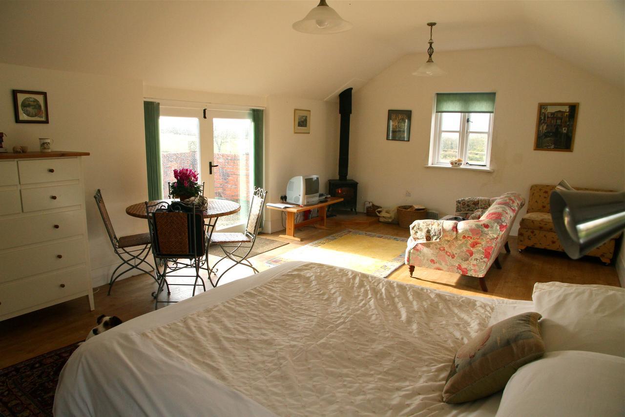 Cools Farm B&B + Cottages East Knoyle Extérieur photo